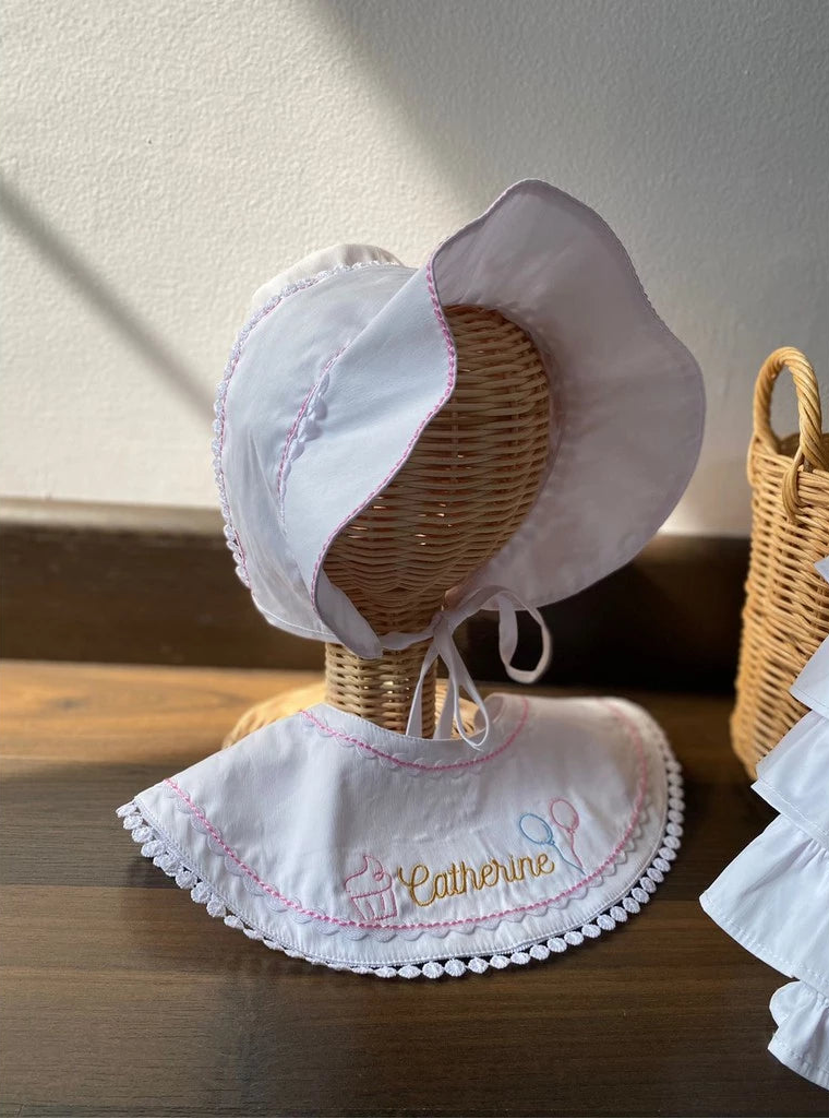 Gippy Flare Bonnet & Diaper Cover Set – Playful Japanese Elegance