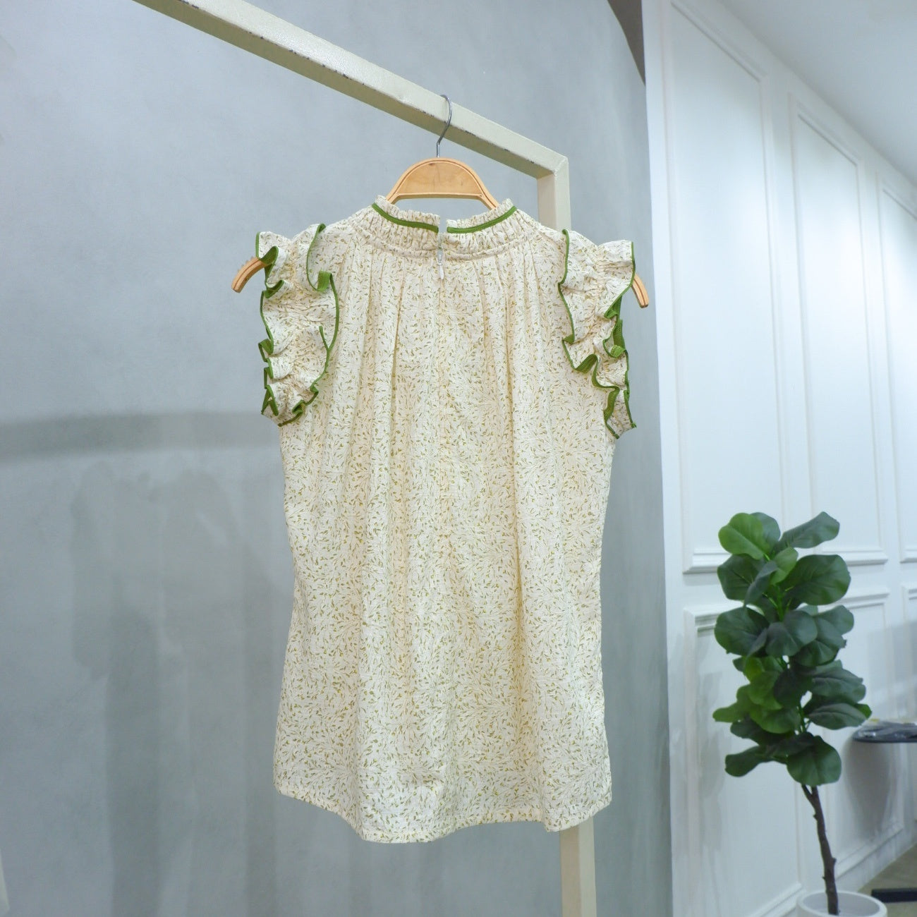 Eden Woman Blouse – Leaf Motif Linen Slub Blouse