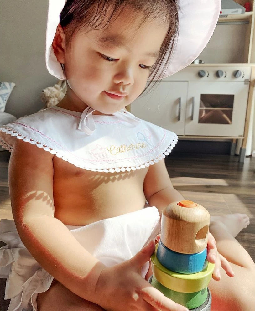 Gippy Flare Bonnet & Diaper Cover Set – Playful Japanese Elegance