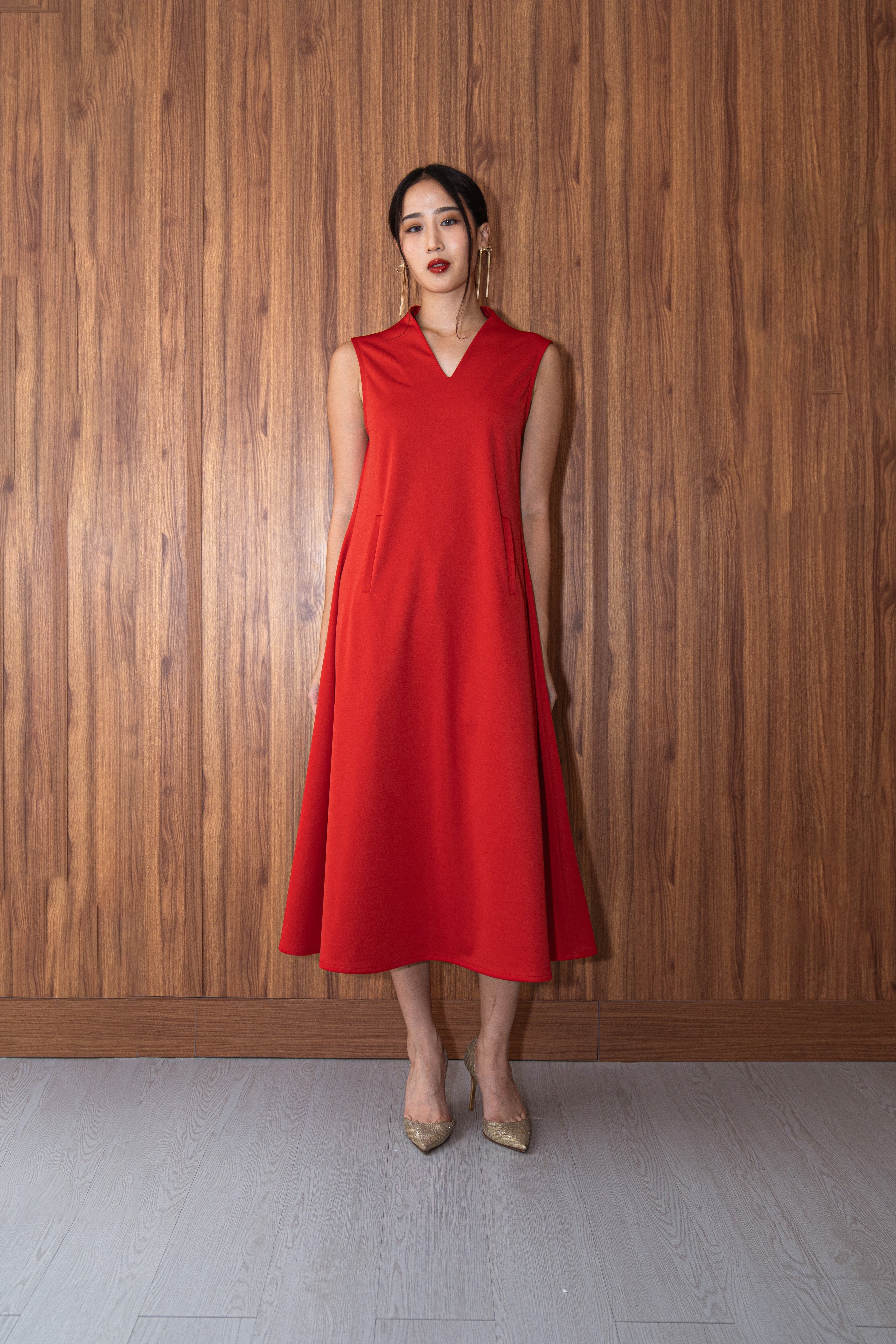 Georgina Red Midi Dress – A-Line Semi-Wool Dress with V-Neck Detail