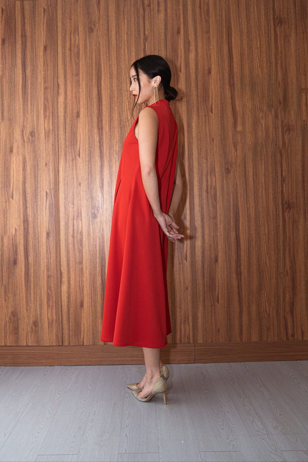 Georgina Red Midi Dress – A-Line Semi-Wool Dress with V-Neck Detail