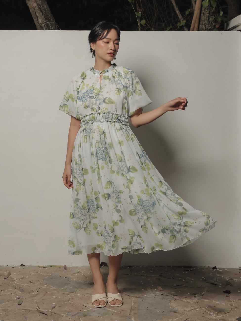 Jill Woman Floral Midi Dress – Sheer Crinkle Blue Floral Dress with Adjustable Waist