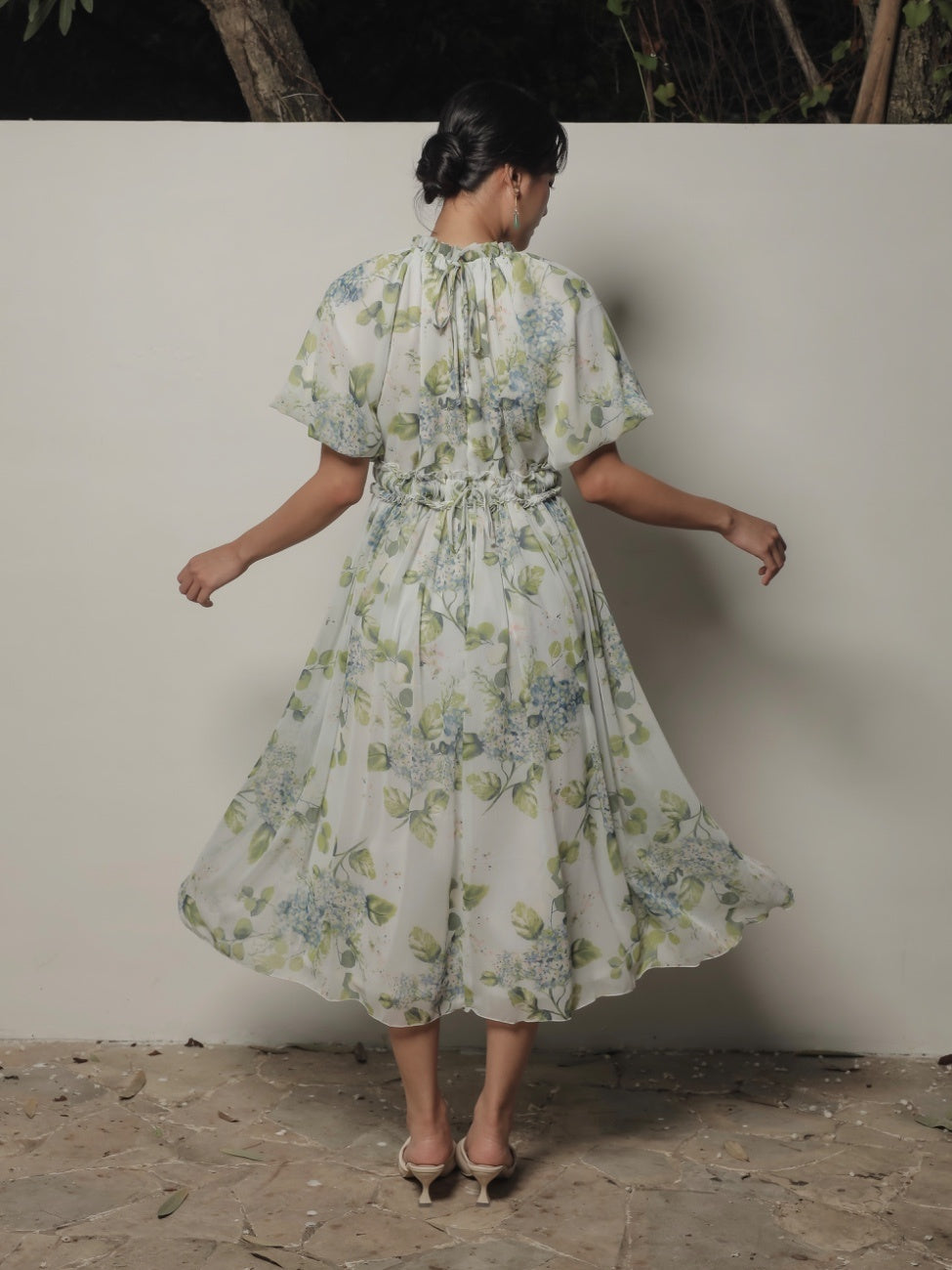 Jill Woman Floral Midi Dress – Sheer Crinkle Blue Floral Dress with Adjustable Waist