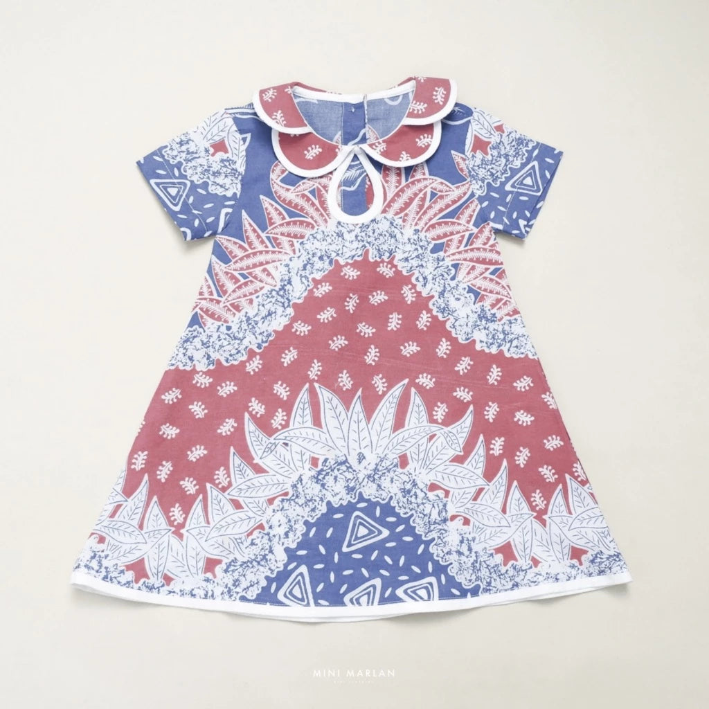 Aksa Batik Girl Dress – Contemporary Cultural Elegance